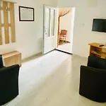 Ana Apartment *