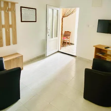 Ana Apartment *